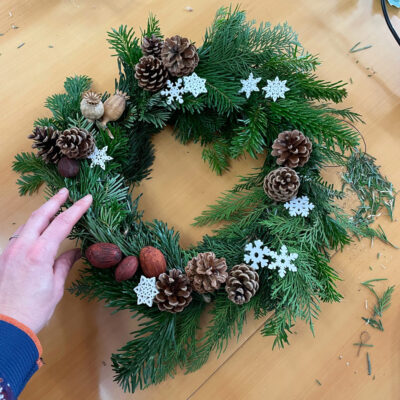 Atelier créatif couronne Noël